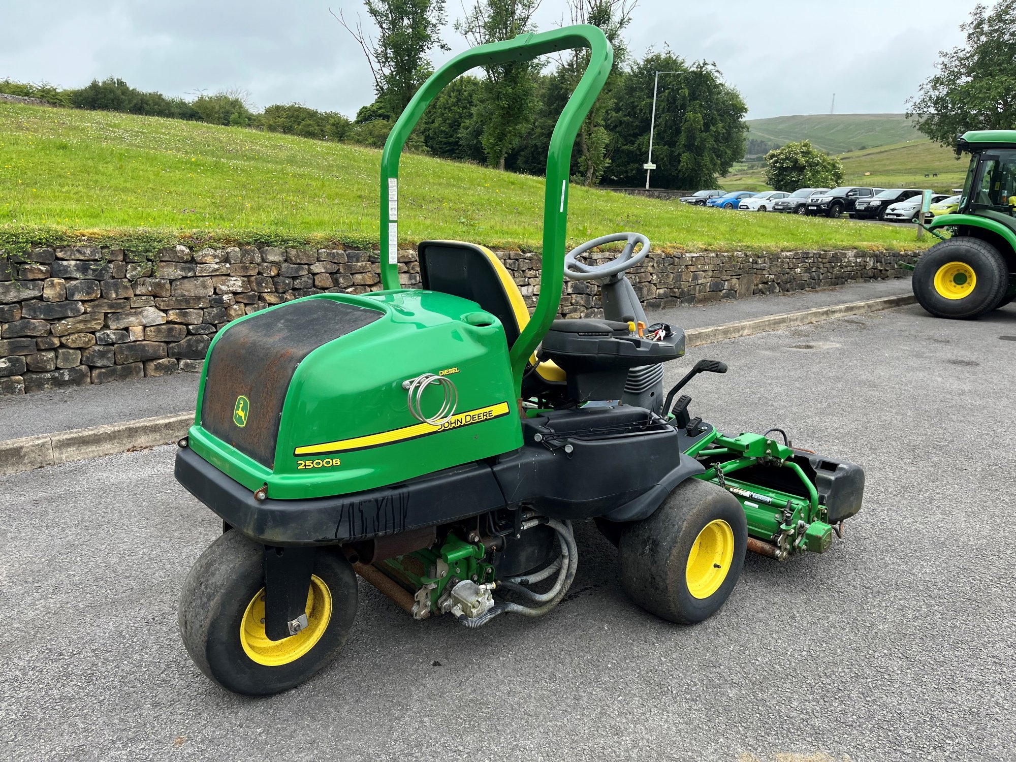 Balmers GM Ltd John Deere 2500B Greens Mower